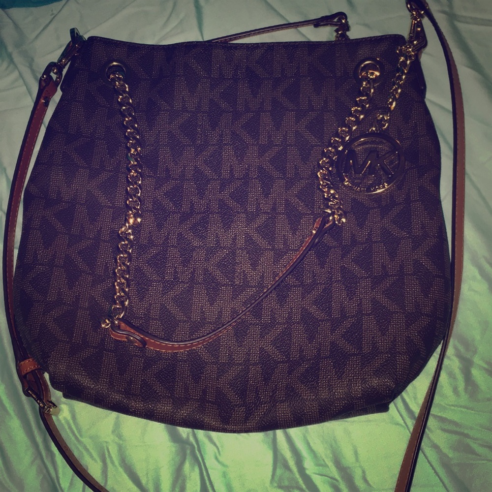 Michael kors cross body